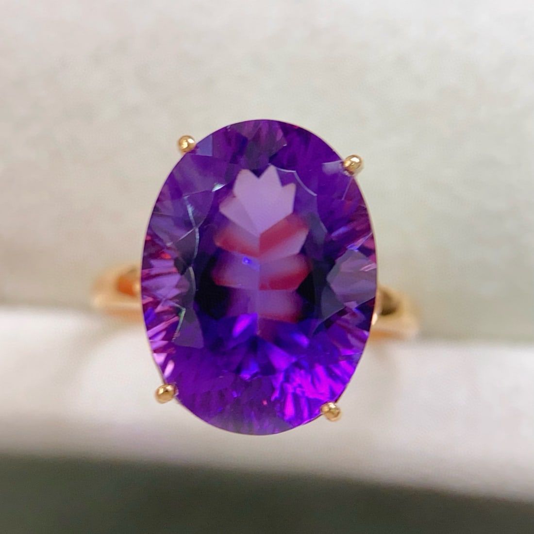 14k Gold 9.42 Ctw Natural Amethyst & Diamond Ring: Ref:231039114 // gold content:14k gold // ring size:7. 25us // // main gemstone:amethyst // shape:oval // carat weight:9. 4ct // color:purple // treatment:natural // // adjacent gemstone 2 : diamond
