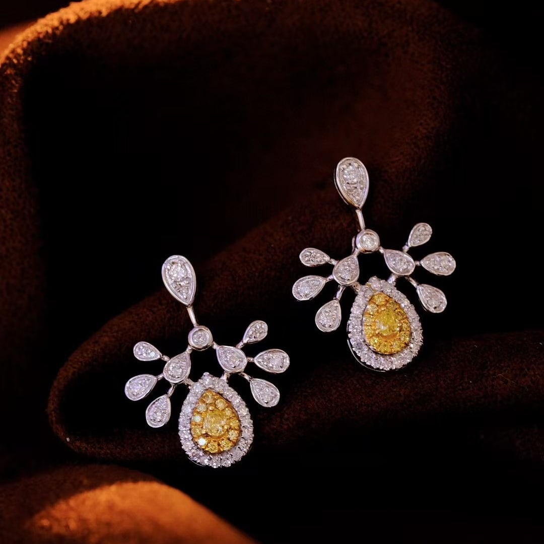 14k Gold 0.7 Ct Natural Yellow Diamond & Diamond Earrings: Ref:231039118 // gold content:14k gold // main gemstone:yellow diamond & diamond // shape:pear & round // carat weight:0. 7ct // clarity grade:vs-si // color:yellow & h // treatment:natural //
