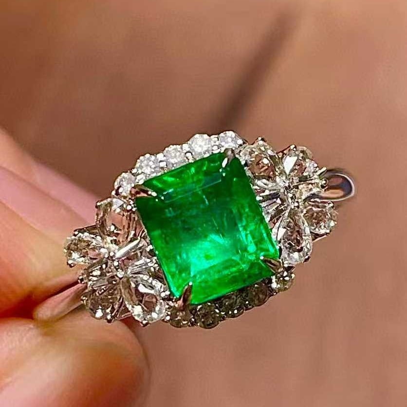 14k Gold 1.2 Ctw Natural Emerald & Diamond Ring - 2