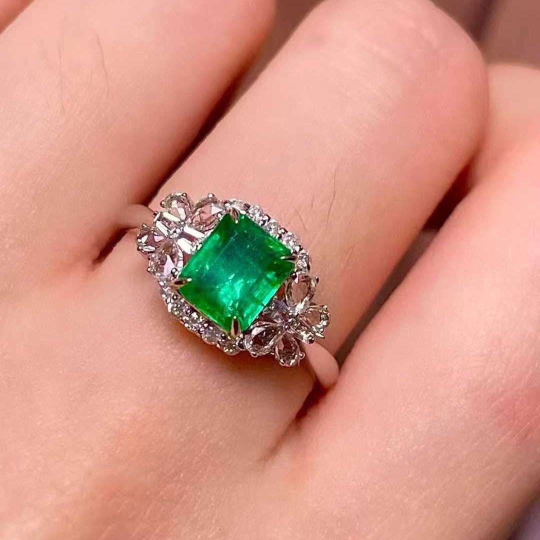 14k Gold 1.2 Ctw Natural Emerald & Diamond Ring - 4