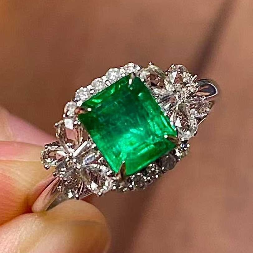 14k Gold 1.2 Ctw Natural Emerald & Diamond Ring - 5