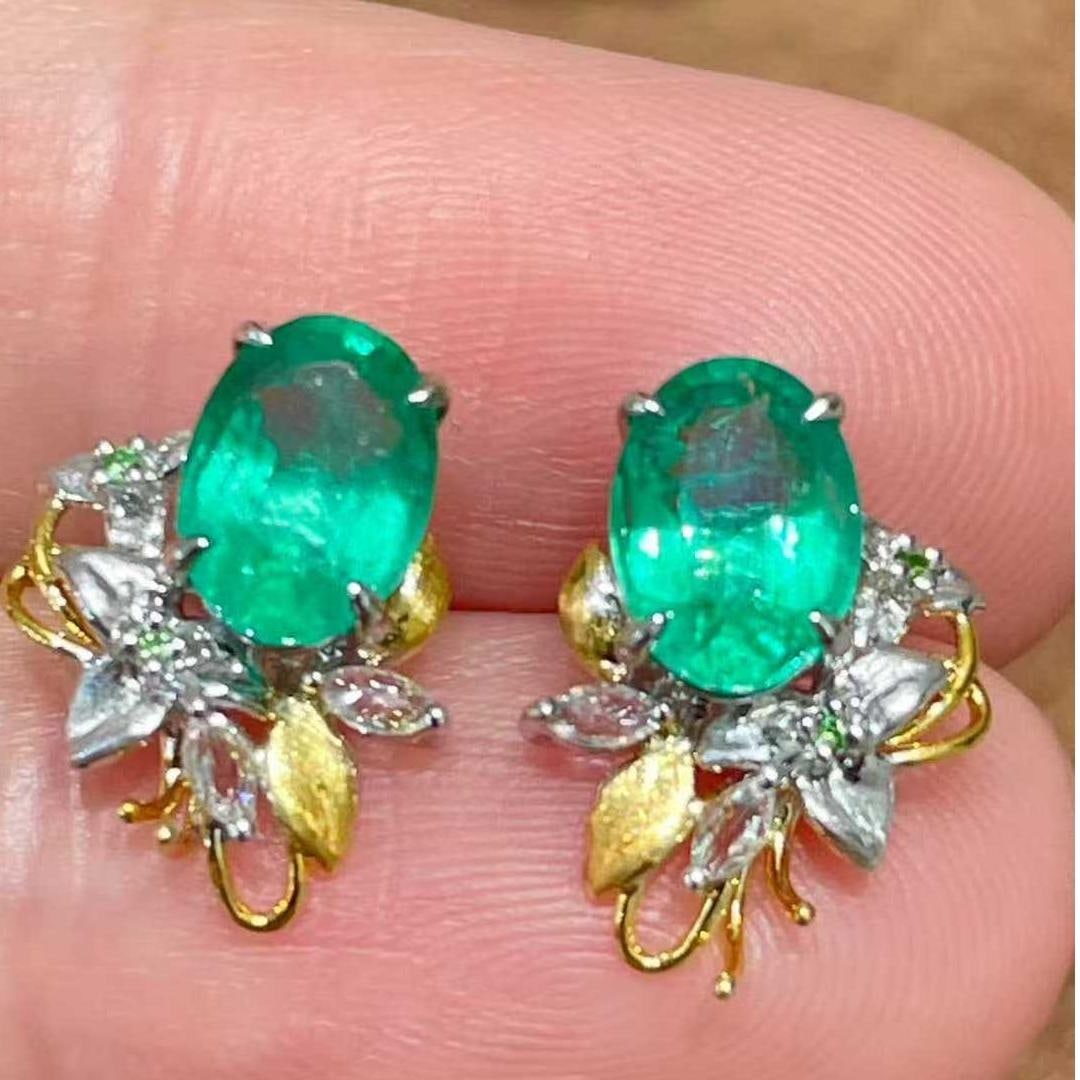 14k Gold 1.8 Ct Natural Emerald & Sapphire Earrings: Ref:231039145 // gold content:14k gold // main gemstone:emerald // shape:oval // carat weight:1. 8ct // color:green // treatment:natural // // adjacent gemstone 2 : sapphire // shape:marquise //