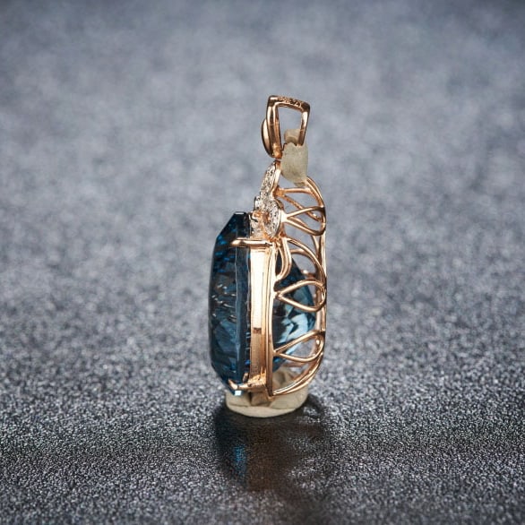14k Gold 17.35 Ct Natural Topaz & Diamond Pendant( Without Chain ) - 4