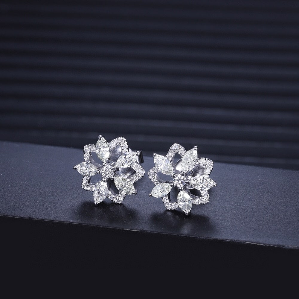 14k Gold 0.68 Ct Natural H Diamond Earrings: Ref:231039156 // gold content:14k gold // main gemstone:diamond // shape:multiply // carat weight:0. 68ct // clarity grade:vs-si // color:h // treatment:natural // Condition: New Low Estimate: