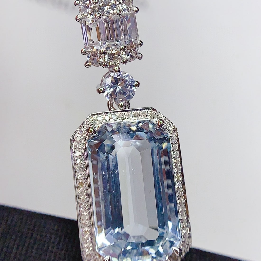 14k Gold 9 Ct Natural Aquamarine & Diamond & Sapphire Pendant( Without Chain ) - 2