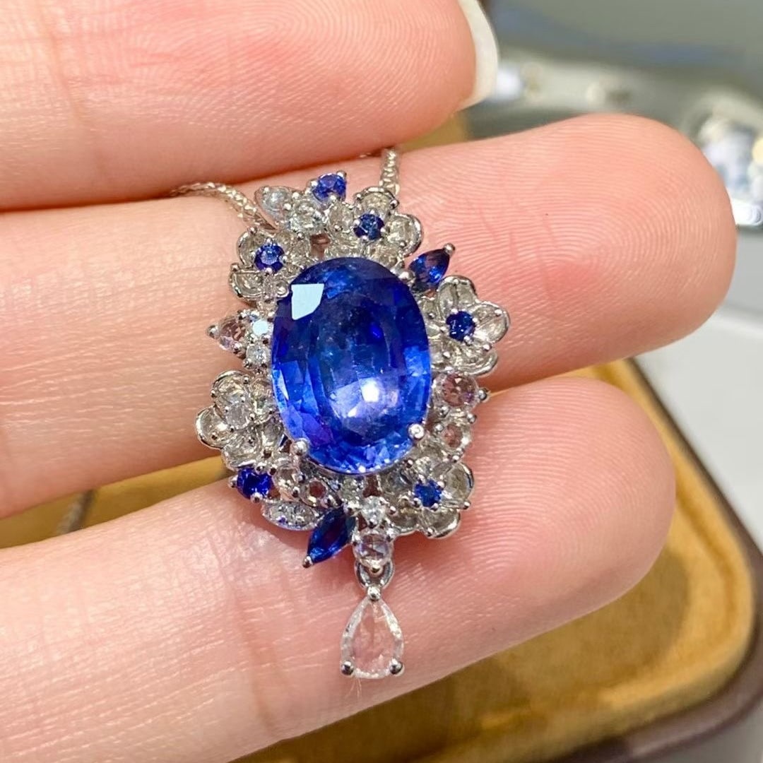 14k Gold 3.5 Ct Natural Sapphire & Diamond Pendant( Without Chain ): Ref:231039188 // gold content:14k gold // main gemstone:sapphire // shape:oval // carat weight:3. 5ct // color:blue // treatment:natural // // adjacent gemstone 2 : diamond // shape:round // clarity