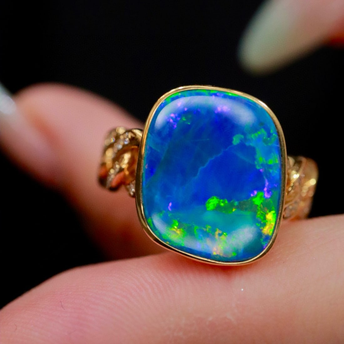 14k Gold 4.15 Ctw Natural Opal & Diamond Ring: Ref:231039196 // gold content:14k gold // ring size:7. 25us // // main gemstone:opal // shape:other // carat weight:4ct // color:color // treatment:natural // // adjacent gemstone 2 : diamond // shape