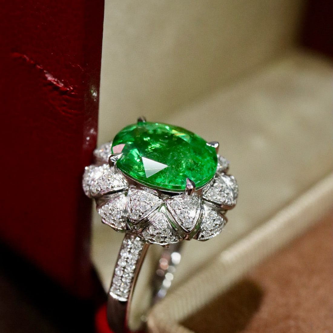 14k Gold 4.23 Ctw Natural Tsavorite & Diamond Ring - 3
