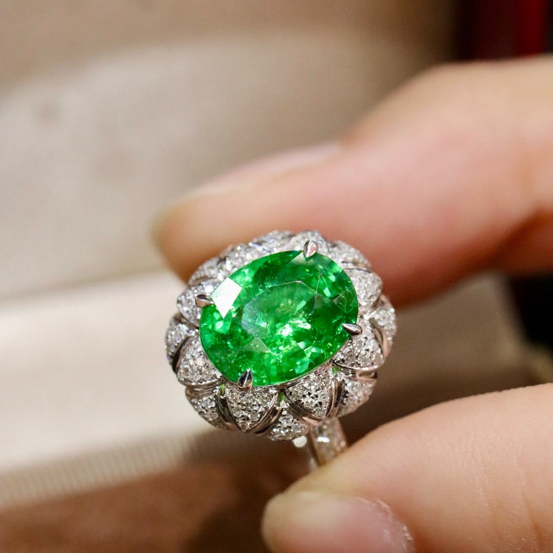14k Gold 4.23 Ctw Natural Tsavorite & Diamond Ring - 4