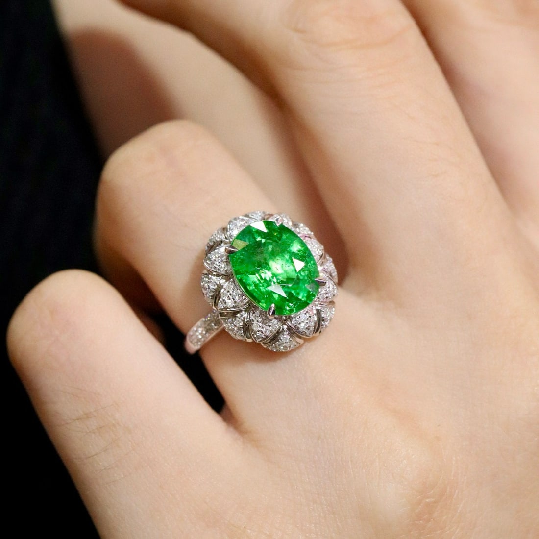 14k Gold 4.23 Ctw Natural Tsavorite & Diamond Ring - 5