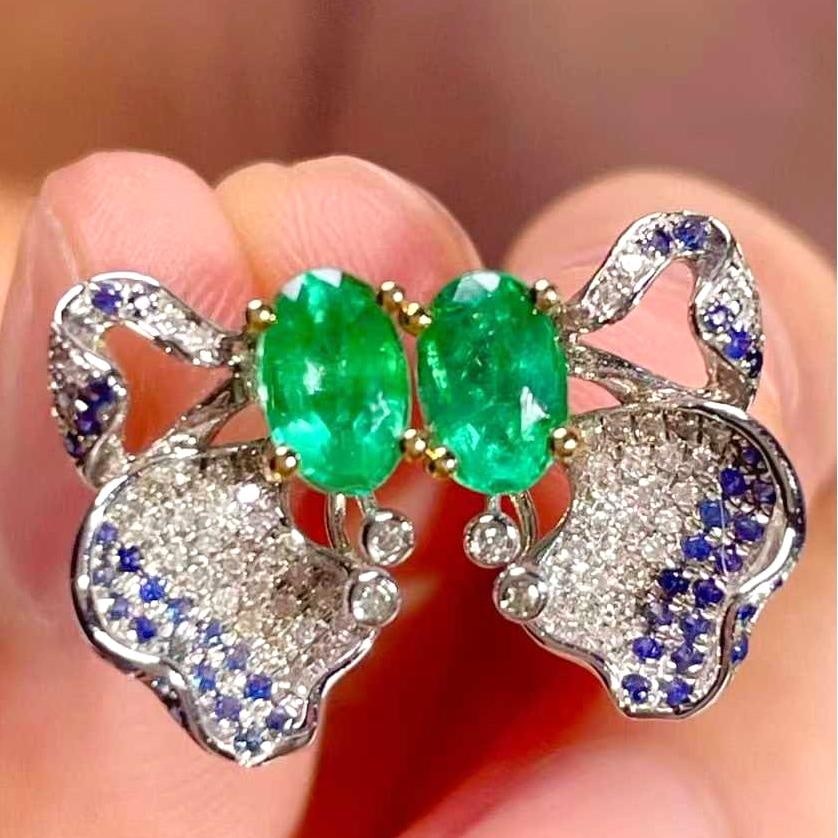 14k Gold 1 Ct Natural Emerald & Diamond & Sapphire Earrings: Ref:231039241 // gold content:14k gold // main gemstone:emerald // shape:oval // carat weight:1ct // color:green // treatment:natural // // adjacent gemstone 2 : diamond // shape:round // clarity