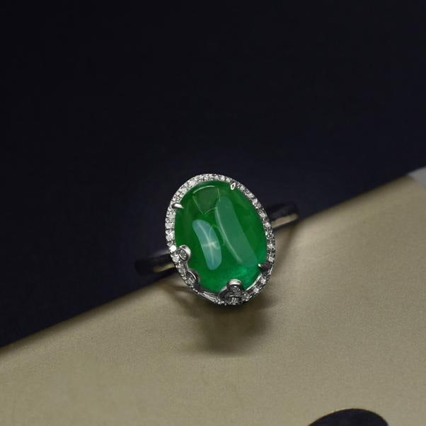 14k Gold 4.27 Ctw Vivid Green Natural Emerald & Diamond Ring - 3
