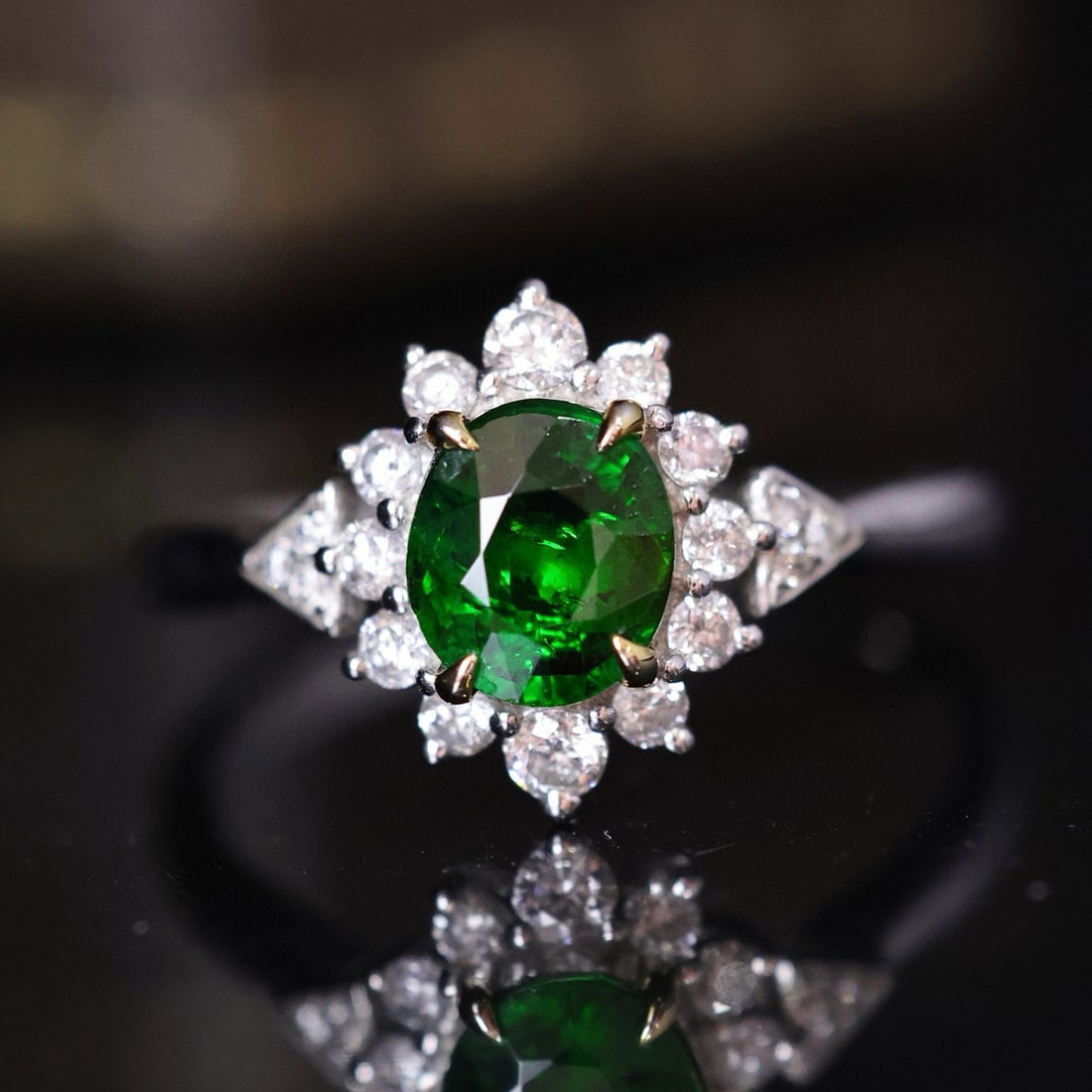 14k Gold 1.51 Ctw Vivid Green Natural Tsavorite & Diamond Ring: Ref:231040029 // gold content:14k gold // ring size:7. 25us // // main gemstone:tsavorite // shape:oval // carat weight:1. 14ct // color:vivid green // treatment:natural // // adjacent gemstone 2 :
