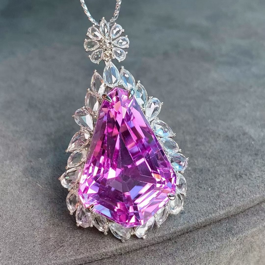 14k Gold 36.76 Ctw Natural Kunzite & Sapphire Pendant( Without Chain ): Ref:231040031 // gold content:14k gold // main gemstone:kunzite // shape:other // carat weight:32. 46ct // color:purple // treatment:natural // // adjacent gemstone 2 : sapphire // shape:multiply // c