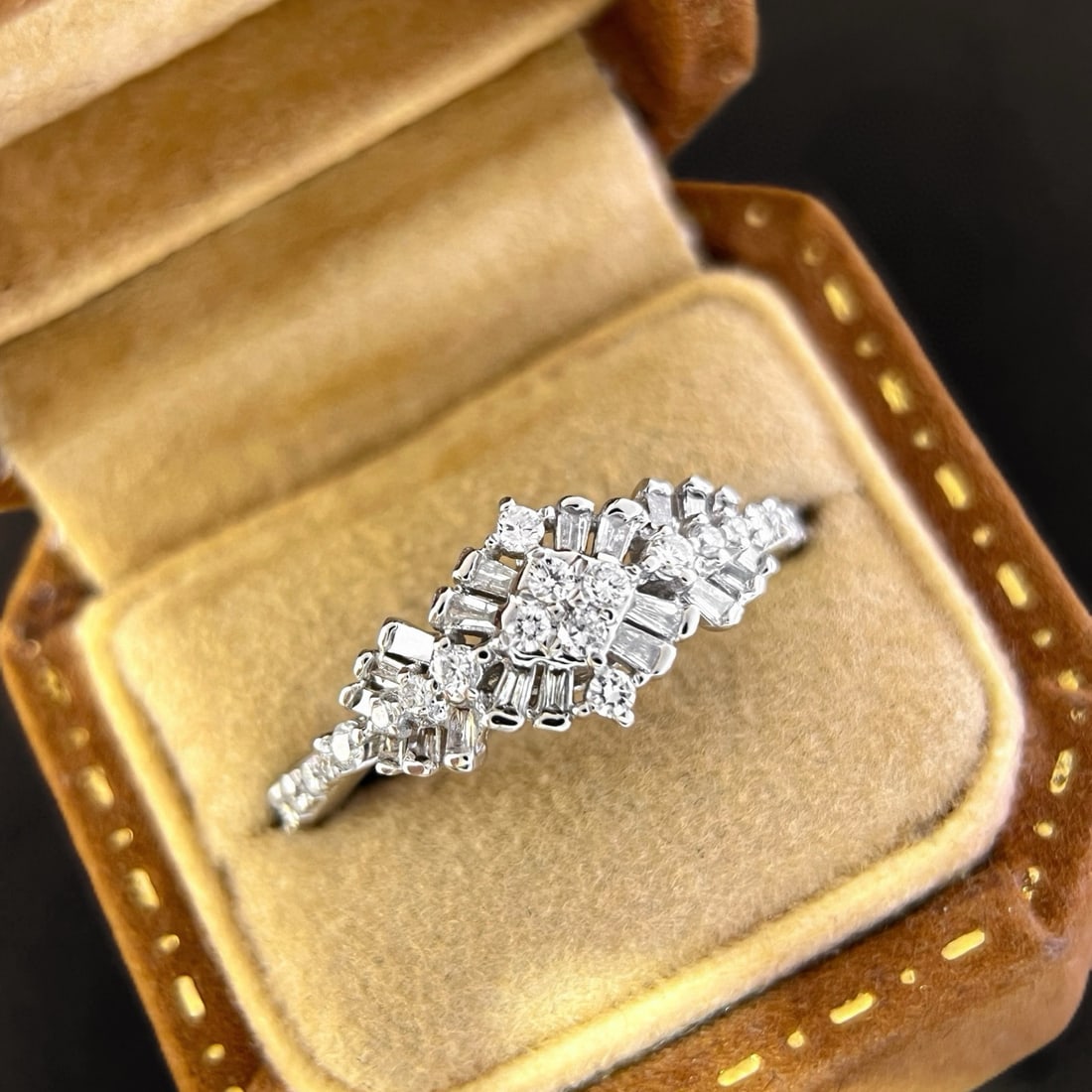 14k Gold 0.56 Ct Natural H Diamond Ring: Ref:231040055 // gold content:14k gold // ring size:7. 25us // // main gemstone:diamond // shape:multiply // carat weight:0. 56ct // clarity grade:vs-si // color:h // treatment:natural // Low