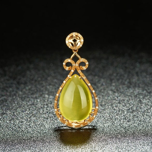 14k Gold 11.4 Ct Natural Prehnite & Diamond Pendant( Without Chain ): Ref:231040079 // gold content:14k gold // main gemstone:prehnite // shape:pear // carat weight:11. 4ct // color:yellow // treatment:natural // // adjacent gemstone 2 : diamond // shape:round //
