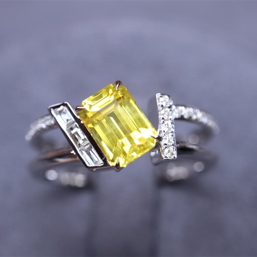 14k Gold 1.22 Ctw Natural Sapphire & Diamond Ring: Ref:231040093 // gold content:14k gold // ring size:7. 25us // // main gemstone:sapphire // shape:octagonal // carat weight:1. 05ct // color:yellow // treatment:natural // // adjacent gemstone 2 :