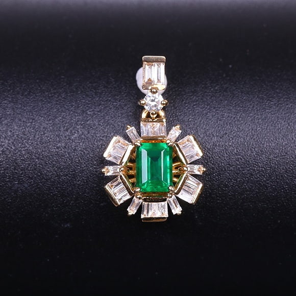 14k Gold 0.5 Ctw Vivid Green Natural Emerald & Diamond Pendant( Without Chain ): Ref:231040095 // gold content:14k gold // main gemstone:emerald // shape:octagonal // carat weight:0. 3ct // color:vivid green // treatment:natural // // adjacent gemstone 2 : diamond //