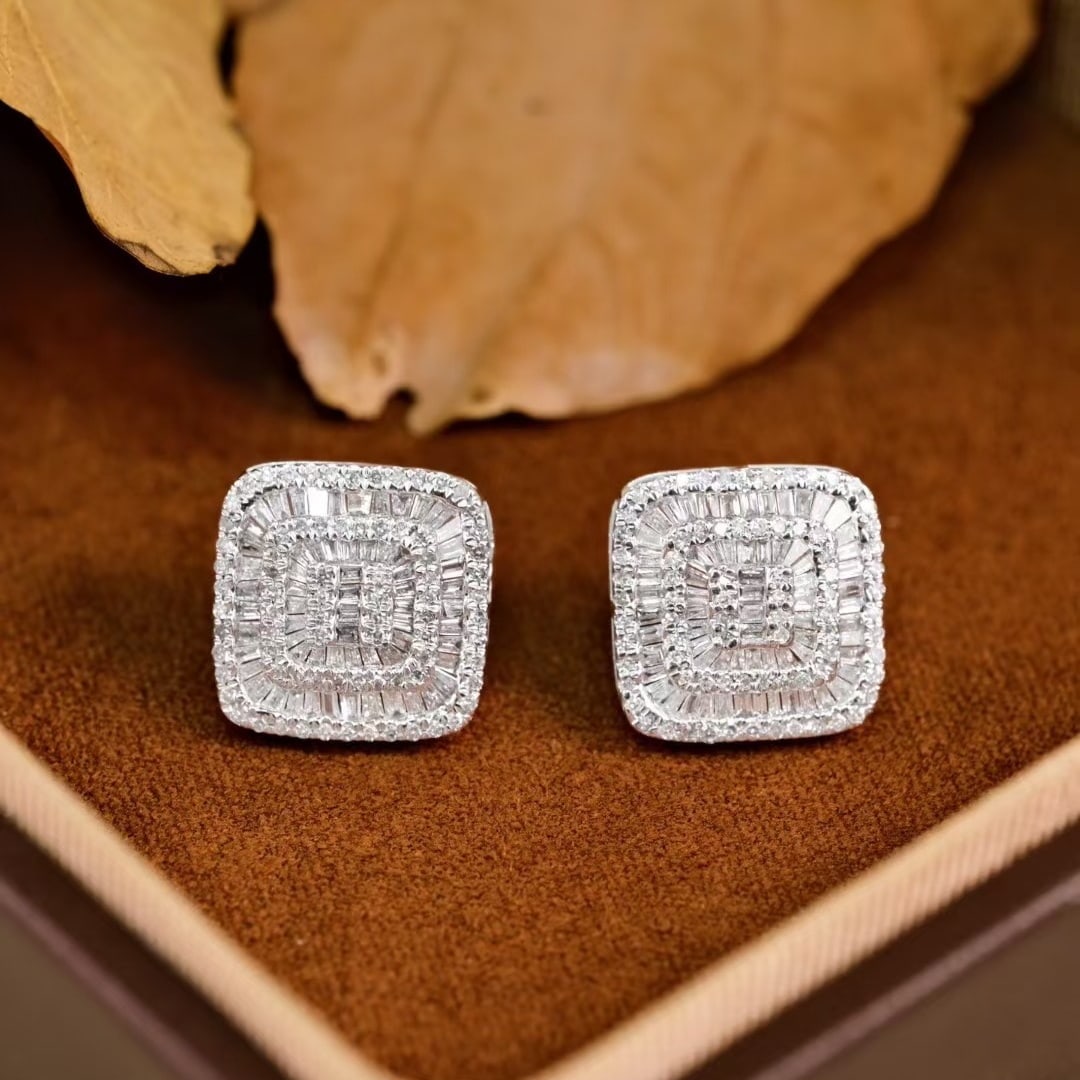 14k Gold 1.2 Ct Natural H Diamond Earrings: Ref:231040103 // gold content:14k gold // main gemstone:diamond // shape:multiply // carat weight:1. 2ct // clarity grade:vs-si // color:h // treatment:natural // Low Estimate: 4600 Condition: New Hig