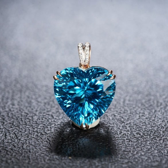 14k Gold 21.36 Ct Natural Topaz & Diamond Pendant( Without Chain ): Ref:231040113 // gold content:14k gold // main gemstone:topaz // shape:heart // carat weight:21. 36ct // color:blue // treatment:natural // // adjacent gemstone 2 : diamond // shape:round // clarity