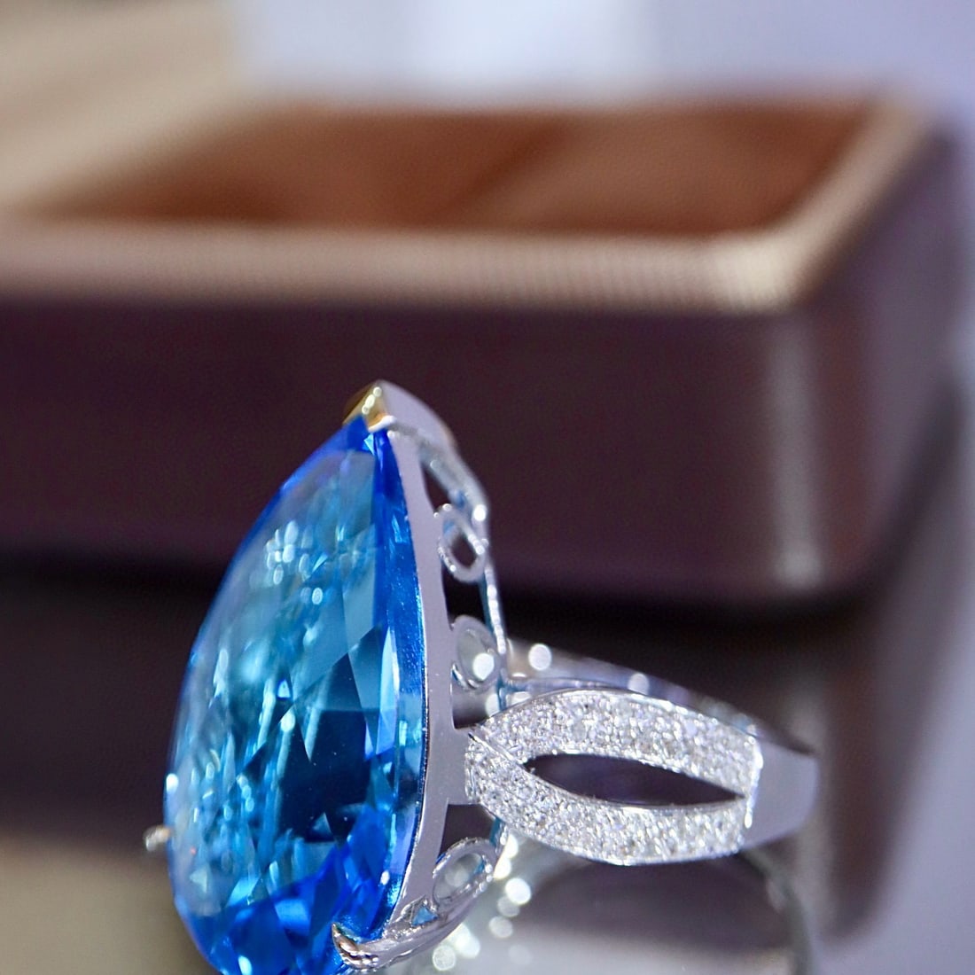 14k Gold 16.94 Ctw Natural Topaz & Diamond Ring - 3