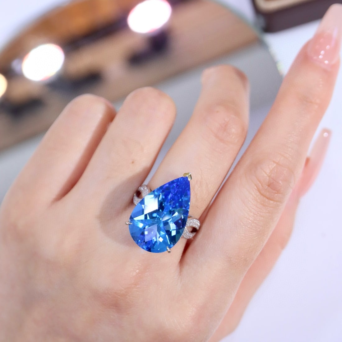 14k Gold 16.94 Ctw Natural Topaz & Diamond Ring - 4