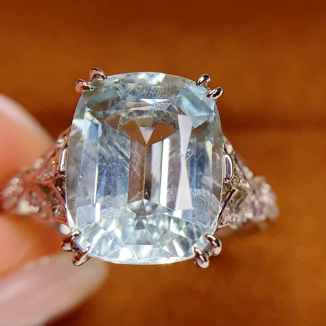 14k Gold 5 Ct Natural Aquamarine & Diamond Ring: Ref:231040119 // gold content:14k gold // ring size:7. 25us // // main gemstone:aquamarine // shape:cushion // carat weight:5ct // color:blue // treatment:natural // // adjacent gemstone 2 : diamond /