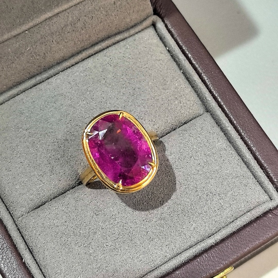 14k Gold 7.5 Ct Natural Tourmaline Ring: Ref:231040122 // gold content:14k gold // ring size:7. 25us // // main gemstone:tourmaline // shape:oval // carat weight:7. 5ct // color:red // treatment:natural // Low Estimate: 5700 Condition: New