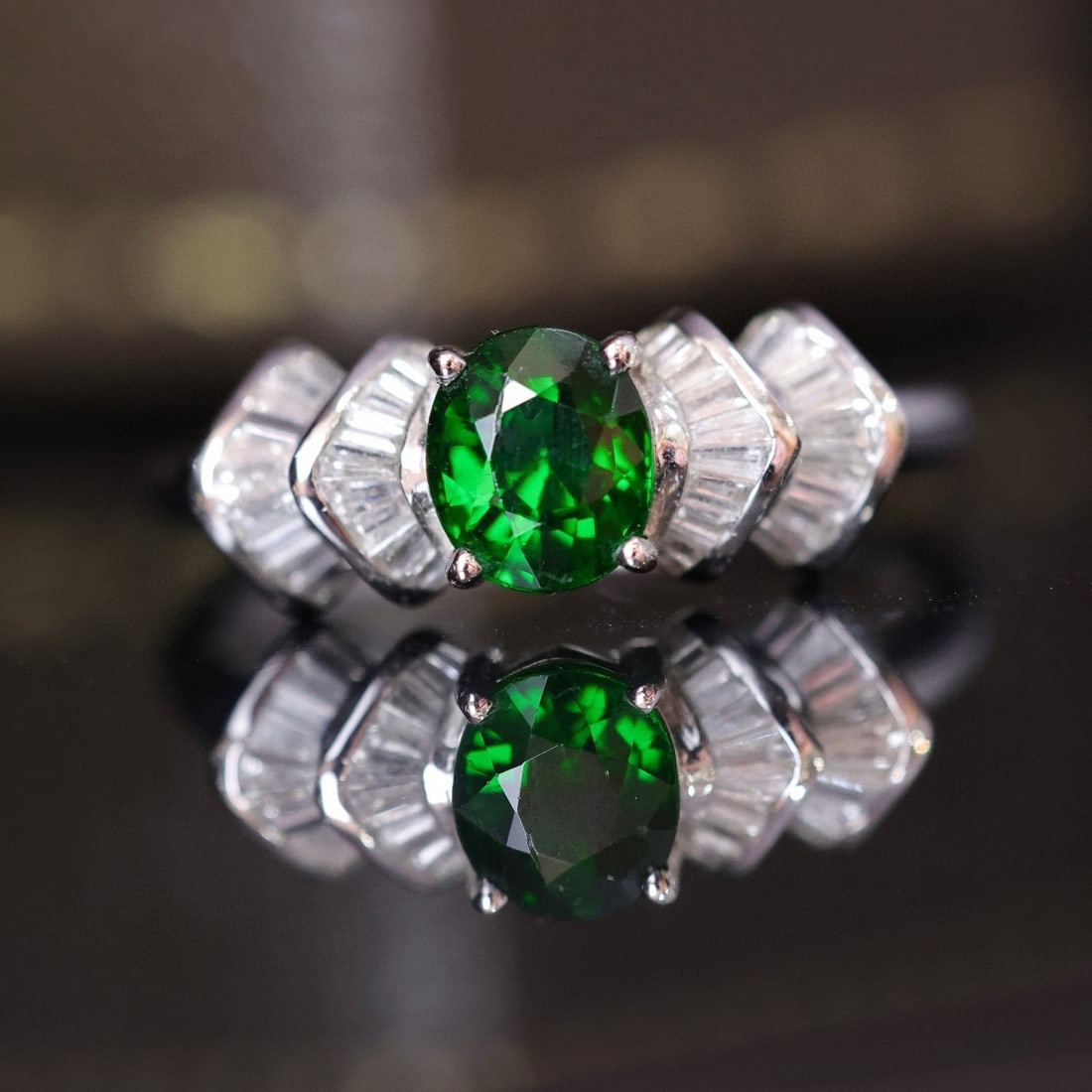 14k Gold 1.50 Ctw Vivid Green Natural Tsavorite & Diamond Ring: Ref:231040123 // gold content:14k gold // ring size:7. 25us // // main gemstone:tsavorite // shape:oval // carat weight:1. 18ct // color:vivid green // treatment:natural // // adjacent gemstone 2 :