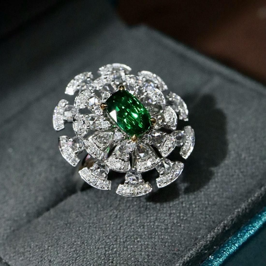 14k Gold 2.12 Ctw Vivid Green Natural Tsavorite & Diamond Ring - 6