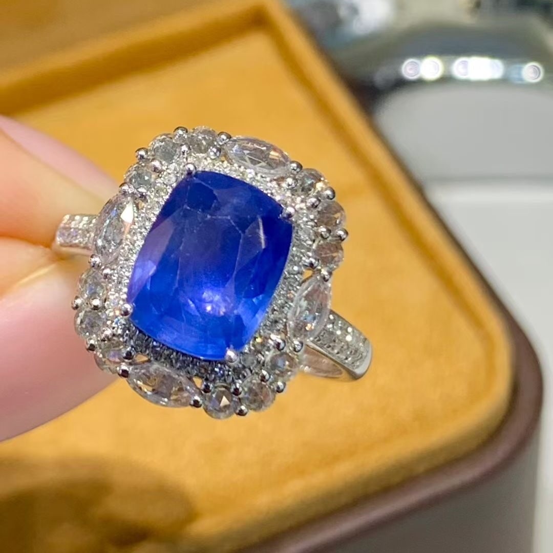 14k Gold 3.1 Ct Natural Sapphire & Diamond & Sapphire Ring - 3