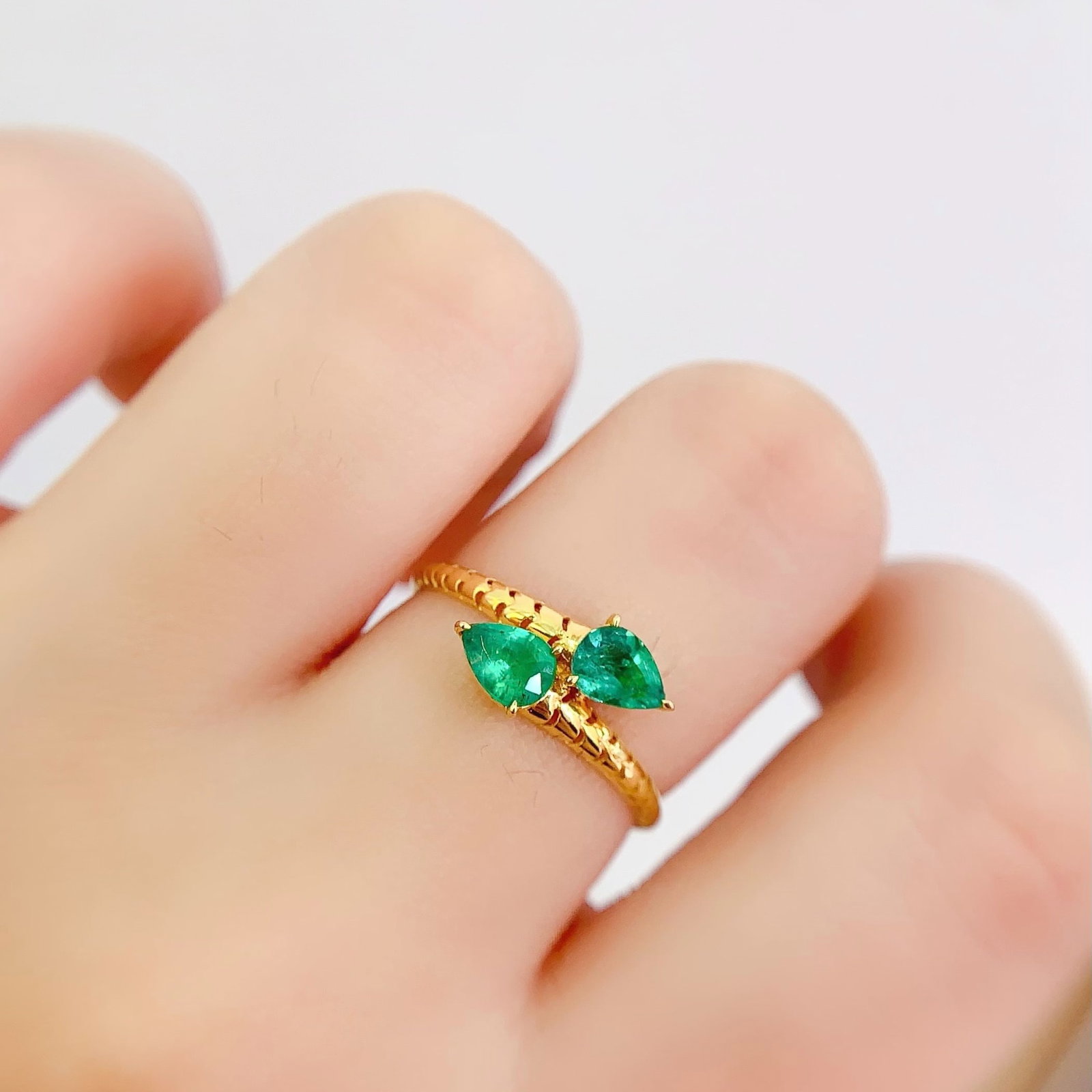 14k Gold 0.7 Ct Natural Emerald Ring - 5