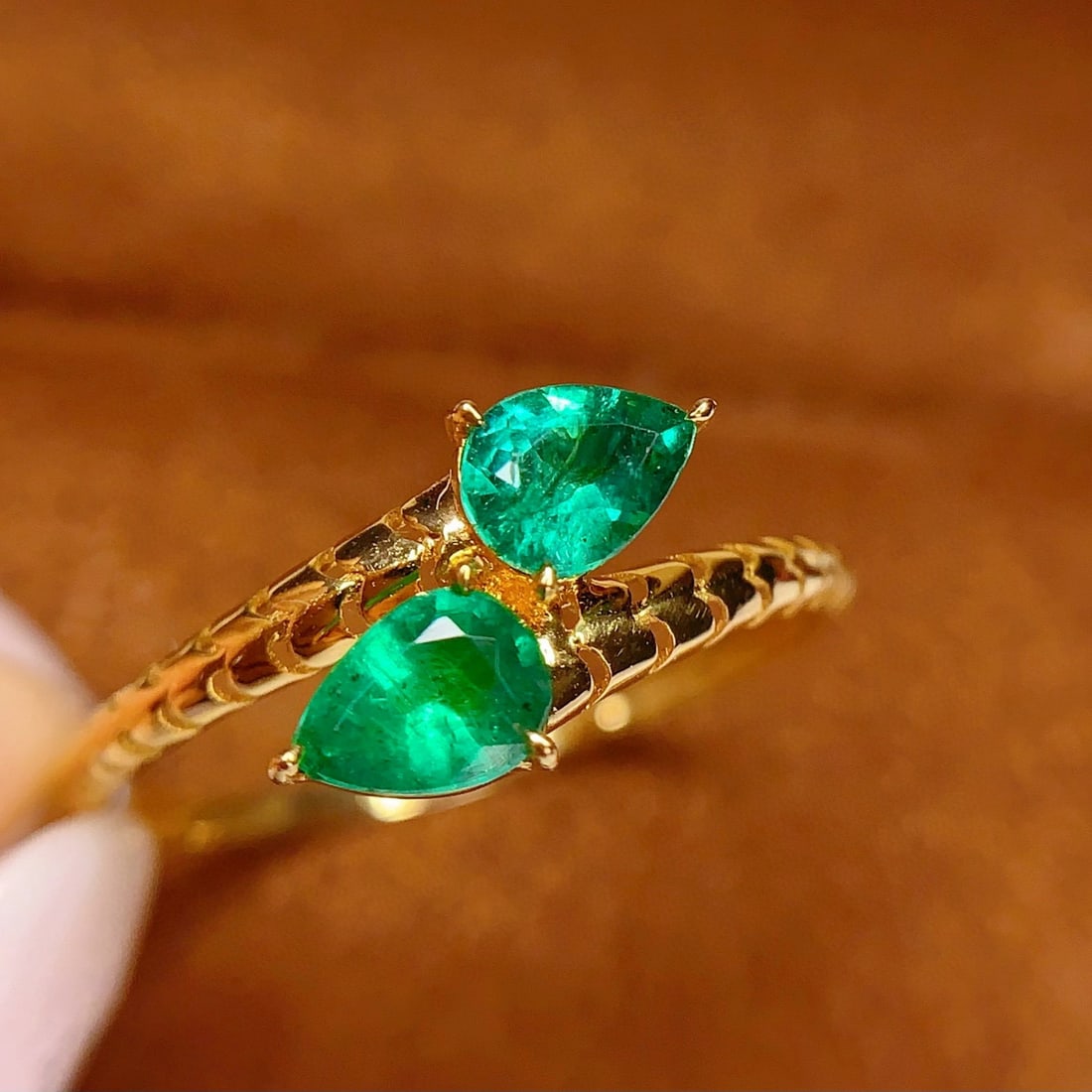 14k Gold 0.7 Ct Natural Emerald Ring - 6