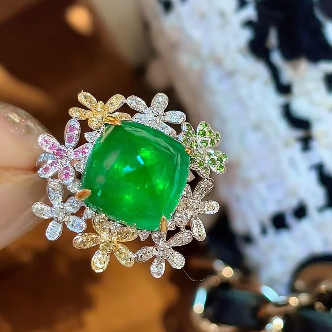 14k Gold 6.3 Ct Vivid Green Natural Emerald & Diamond & Sapphire & Tsavorite Ring: Ref:231040138 // gold content:14k gold // ring size:7. 25us // // main gemstone:emerald // shape:suger-loaf // carat weight:6. 3ct // color:vivid green // treatment:natural // // adjacent gemstone 2