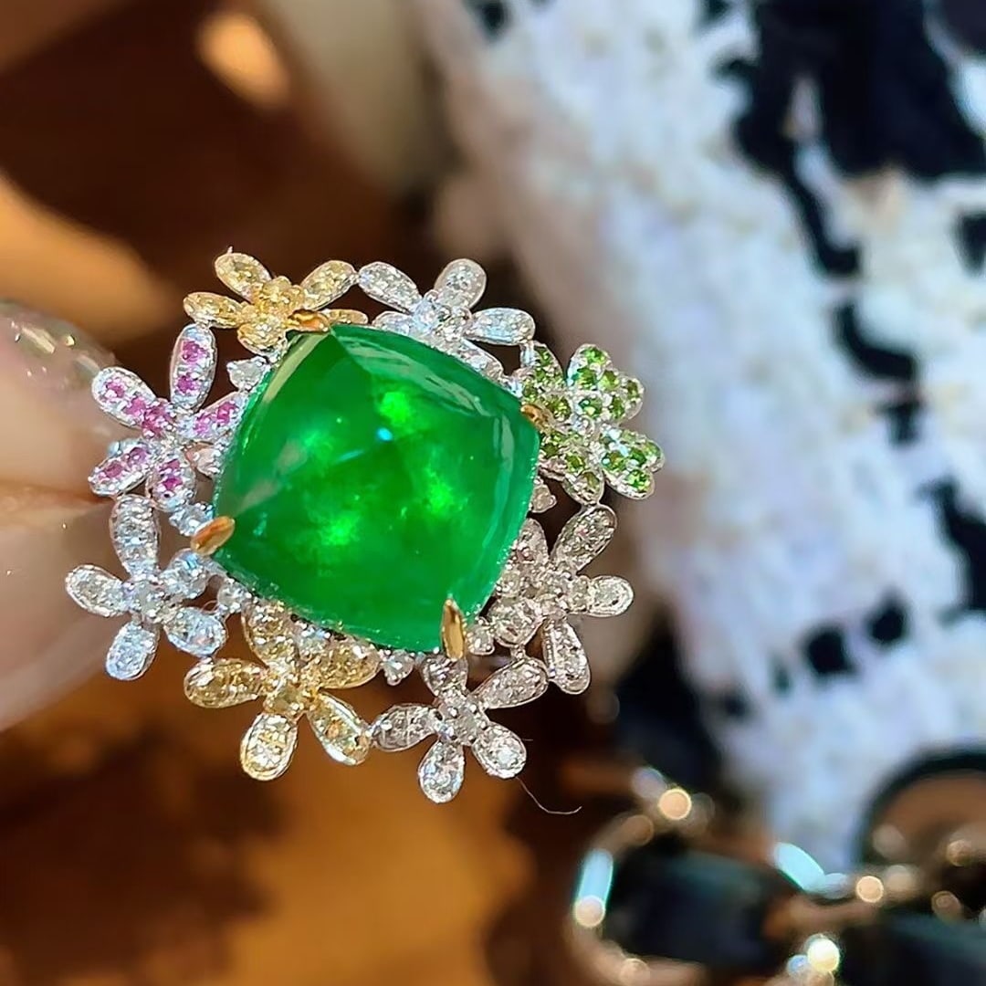 14k Gold 6.3 Ct Vivid Green Natural Emerald & Diamond & Sapphire & Tsavorite Ring - 2