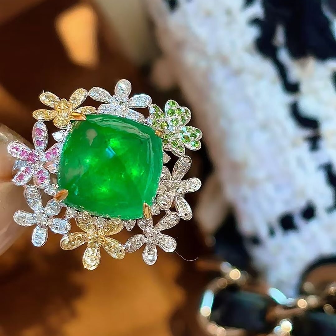 14k Gold 6.3 Ct Vivid Green Natural Emerald & Diamond & Sapphire & Tsavorite Ring - 3