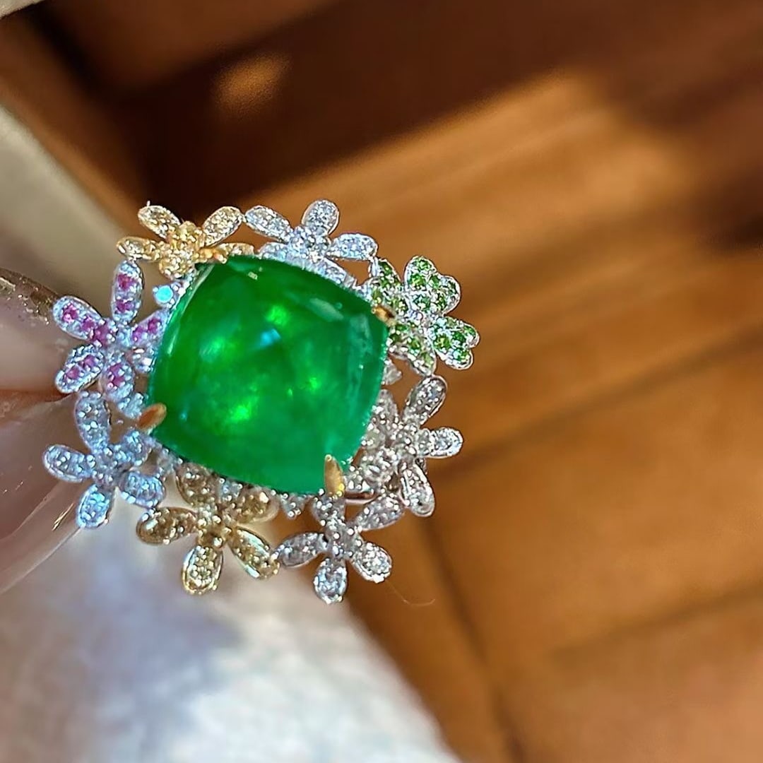 14k Gold 6.3 Ct Vivid Green Natural Emerald & Diamond & Sapphire & Tsavorite Ring - 4