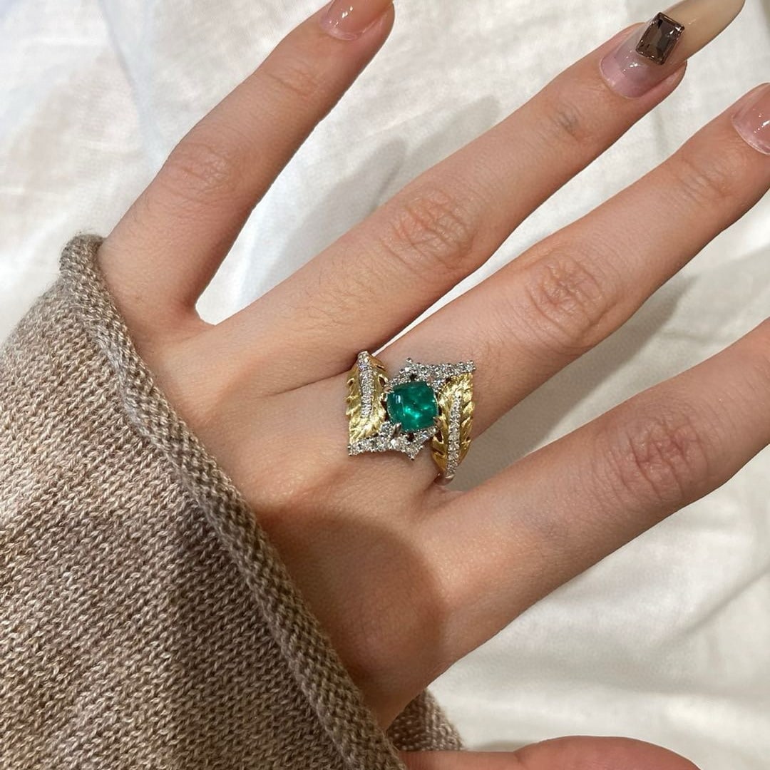 14k Gold 1.1 Ct Natural Emerald & Diamond Ring - 3