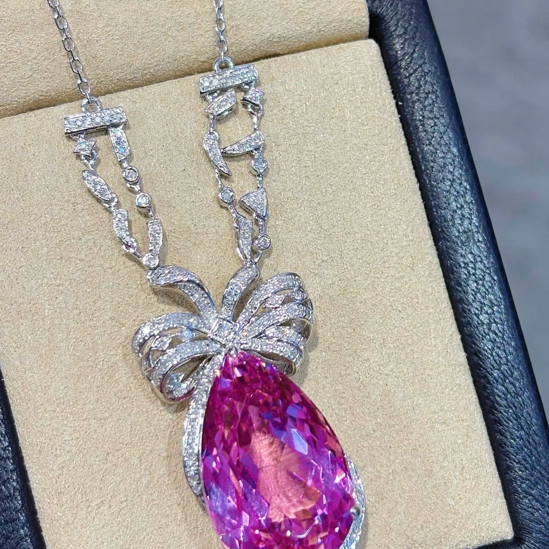14k Gold 27.19 Ctw Natural Kunzite & Diamond Necklace - 9