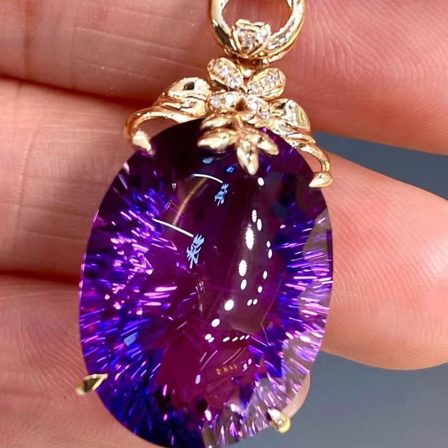 14k Gold 20.28 Ct Natural Amethyst & Diamond Pendant( Without Chain ): Ref:231040162 // gold content:14k gold // main gemstone:amethyst // shape:oval // carat weight:20. 28ct // color:purple // treatment:natural // // adjacent gemstone 2 : diamond // shape:round //
