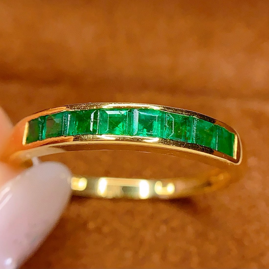 14k Gold 1 Ct Vivid Green Natural Emerald Ring - 2