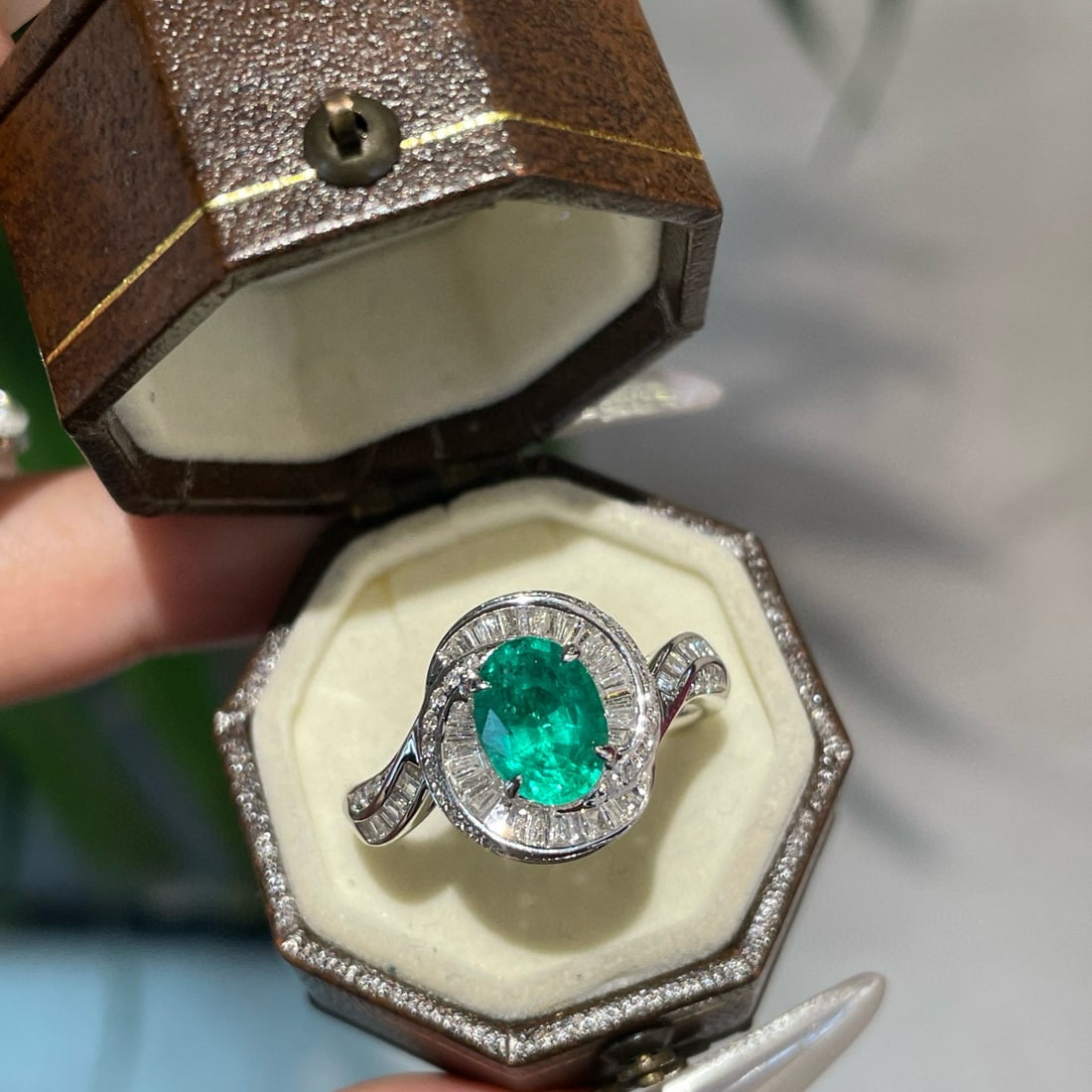 14k Gold 1 Ct Natural Emerald & Diamond Ring - 3