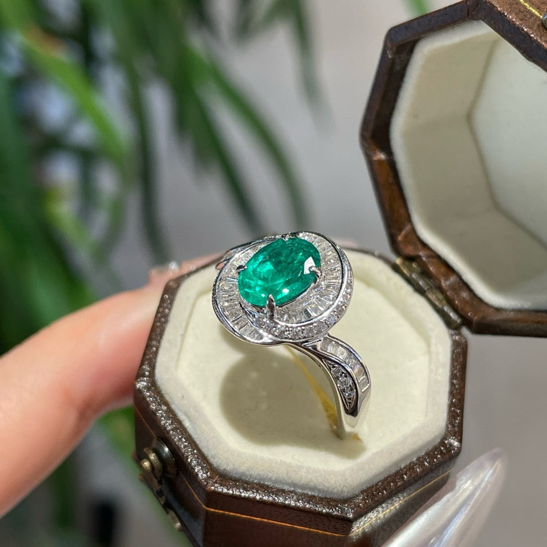 14k Gold 1 Ct Natural Emerald & Diamond Ring - 4