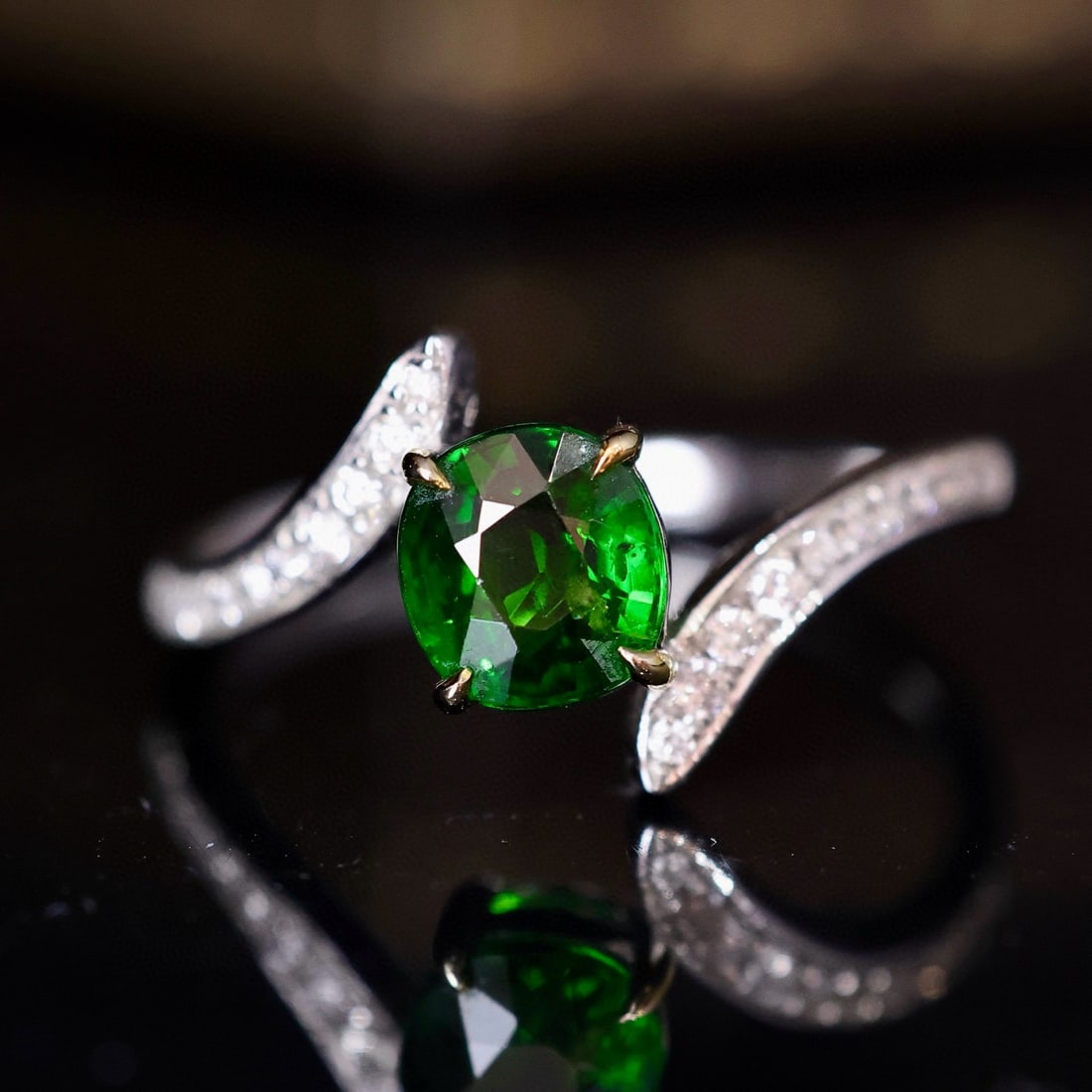 14k Gold 1.34 Ctw Vivid Green Natural Tsavorite & Diamond Ring: Ref:231040178 // gold content:14k gold // ring size:7. 25us // // main gemstone:tsavorite // shape:cushion // carat weight:1. 2ct // color:vivid green // treatment:natural // // adjacent gemstone 2 :