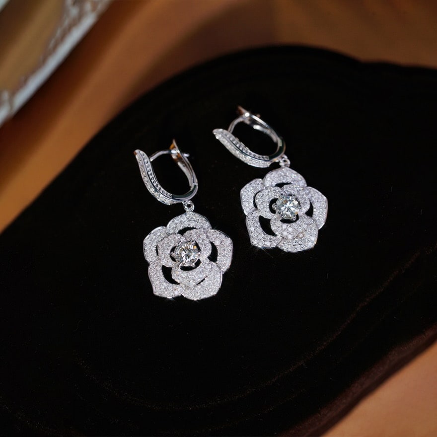 14k Gold 1.4 Ct Natural H Diamond Earrings: Ref:231040207 // gold content:14k gold // main gemstone:diamond // shape:round // carat weight:1. 4ct // clarity grade:vs-si // color:h // treatment:natural // cut grade:g // Condition: New Low Estima