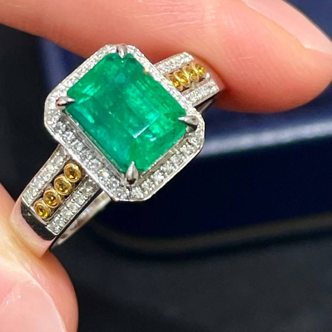14k Gold 2.05 Ct Natural Emerald & Diamond Ring - 3