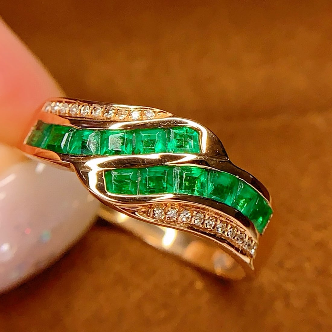 14k Gold 1 Ct Natural Emerald & Diamond Ring - 3