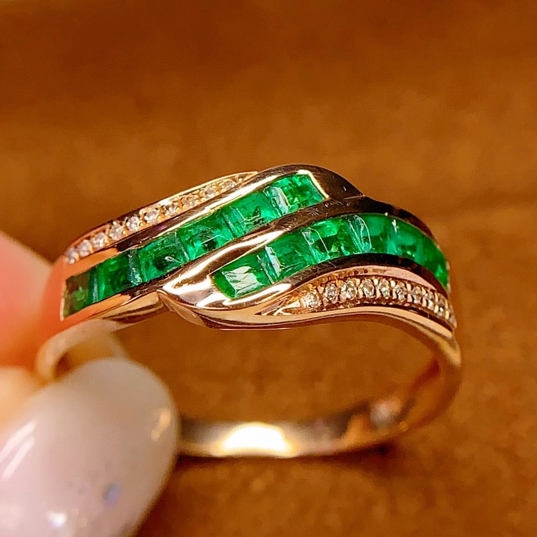 14k Gold 1 Ct Natural Emerald & Diamond Ring - 4
