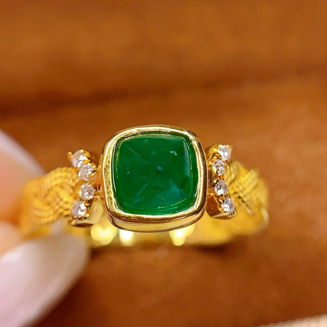 14k Gold 1 Ct Vivid Green Natural Emerald & Diamond Ring - 3