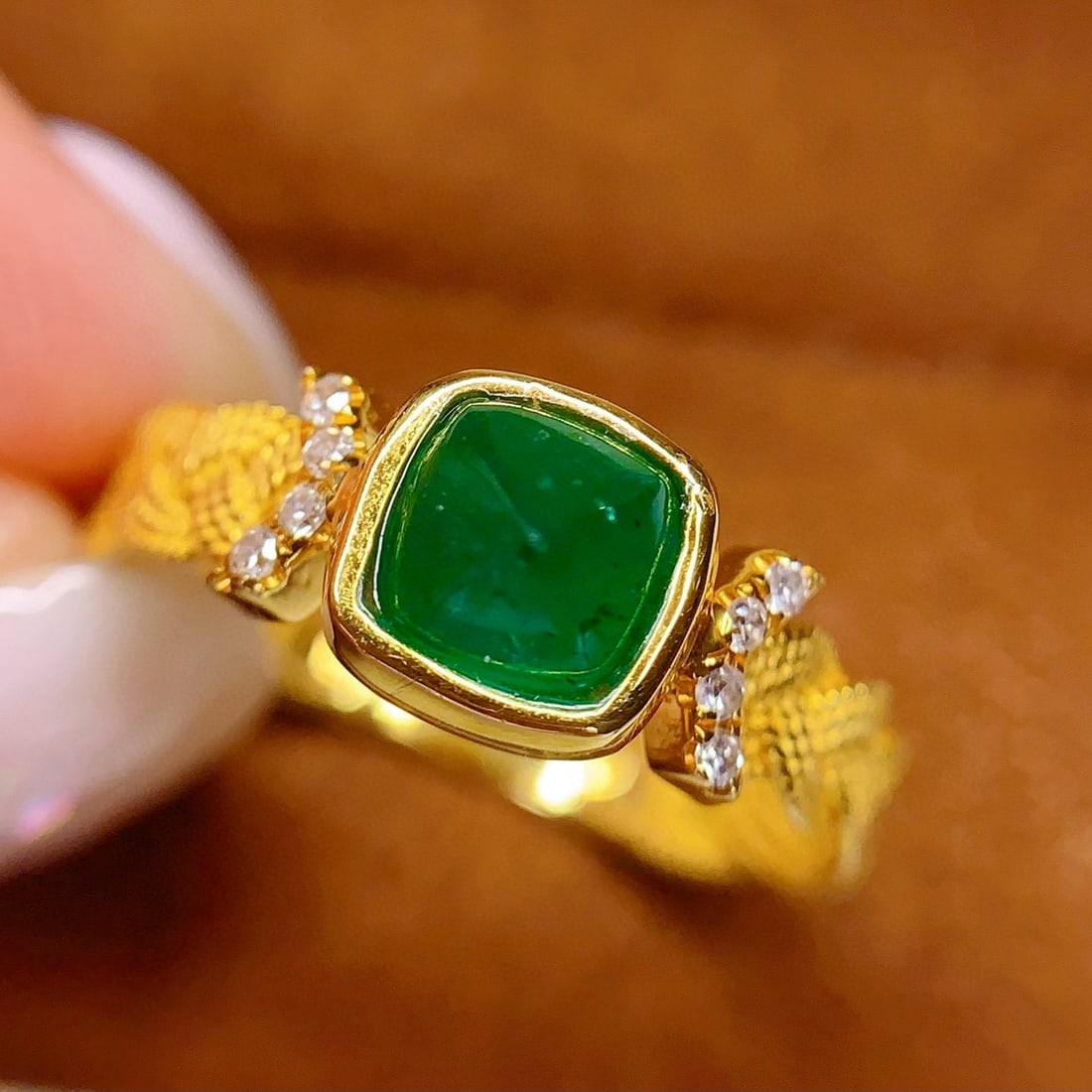 14k Gold 1 Ct Vivid Green Natural Emerald & Diamond Ring - 5